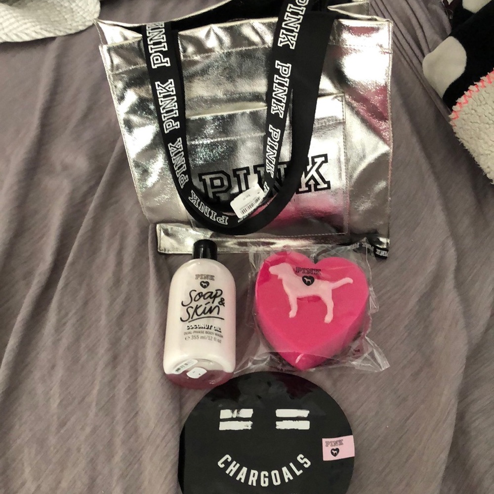 Victoria’s Secret Pink bath set